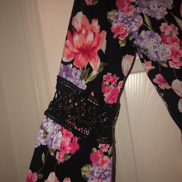 Floral Romper - Medium - Picture 4 of 4